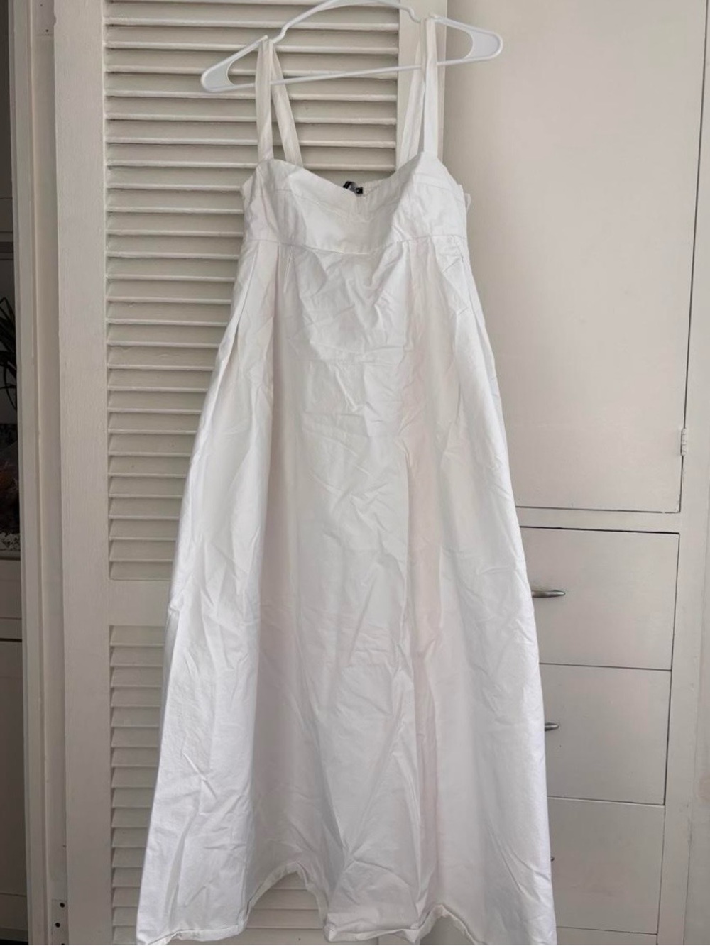 White Sleeveless Maxi Dress - great condition super comfortable and good quality